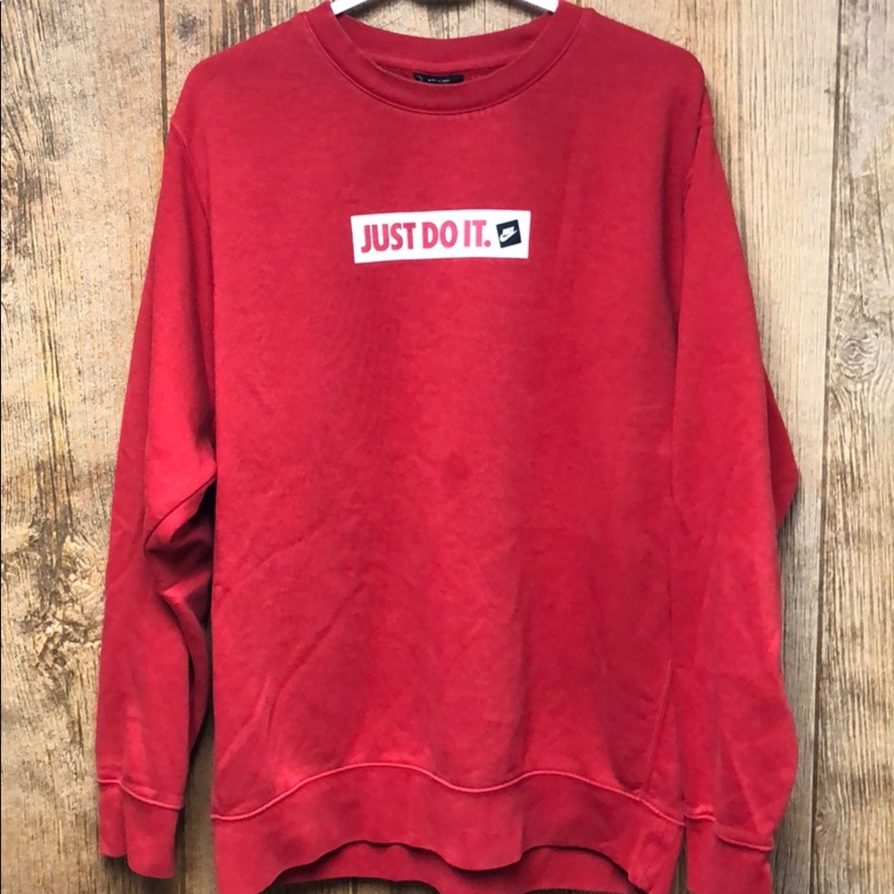 nike crew neck sweatshirt